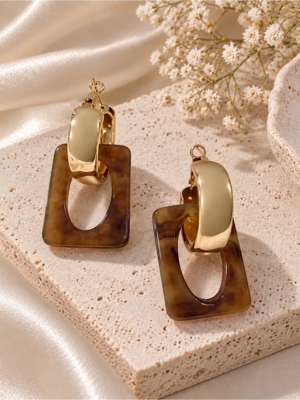 Gold and Tortoiseshell Rectangular Drop Earrings - Modern Women Jewelry